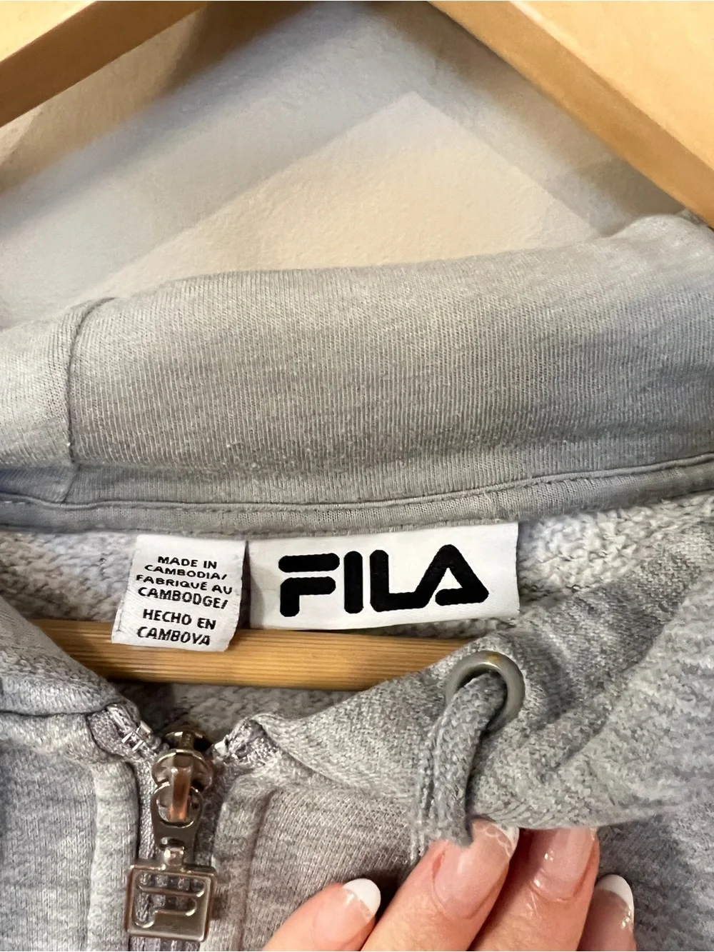 Fila Men's Light Gray Zip-Up Hoodie with Red & Navy Logo - Picture 4 of 7